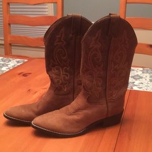 Boys Justin Boots size 5 1/2